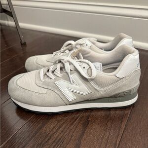 New Balance Classic 574 size 9